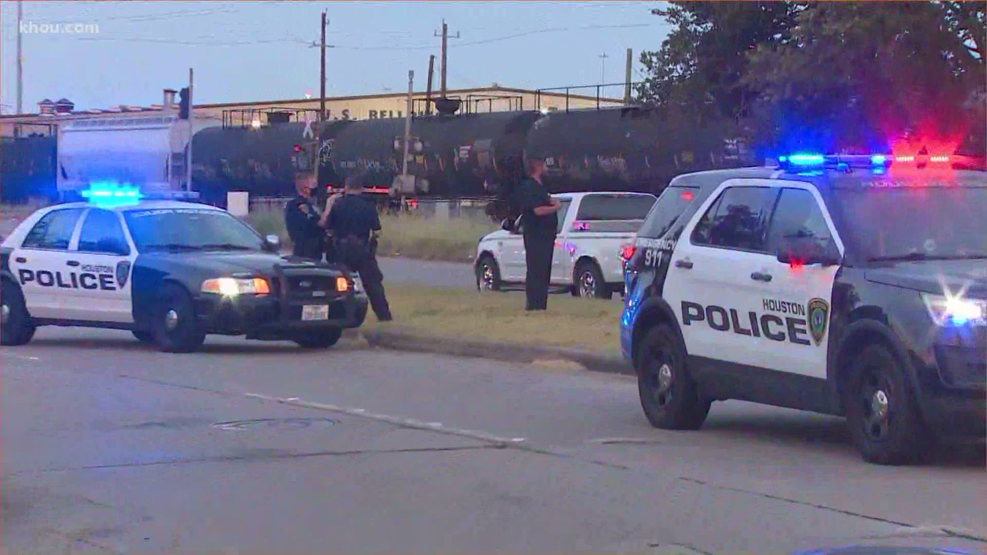 Police are investigating, but KHOU 11's Michelle Choi reports the driver involved stayed at the scene.