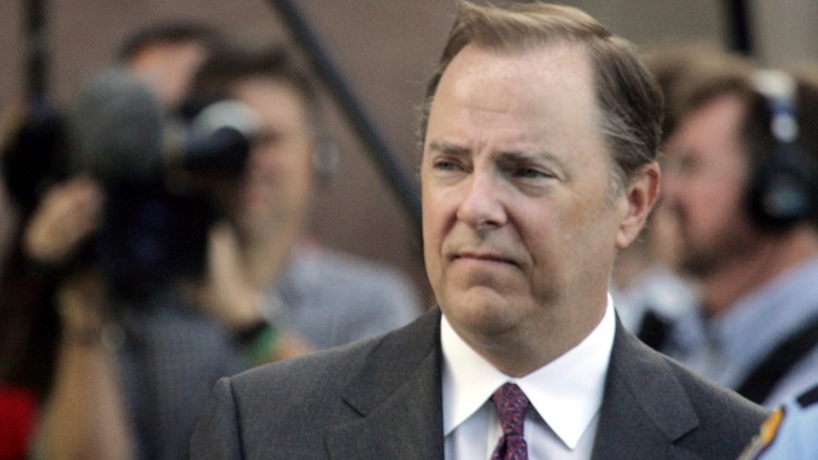 Ex-Enron CEO Jeff Skilling released from halfway house | khou.com