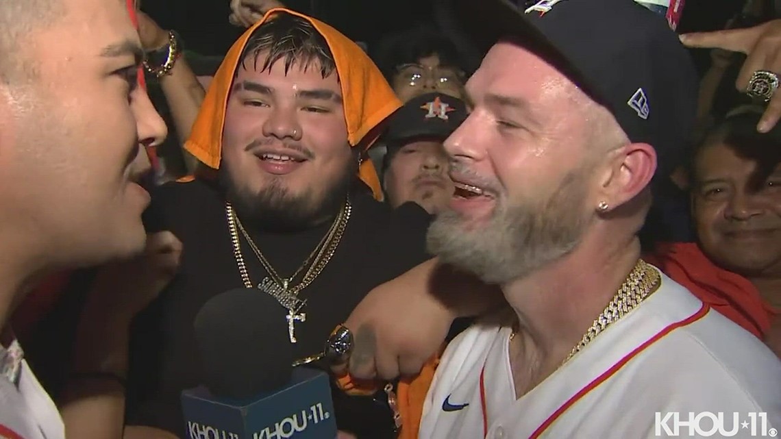 'World Series grillz' Paul Wall tells jeweler Johnny Dang that the 'Stros need their custom