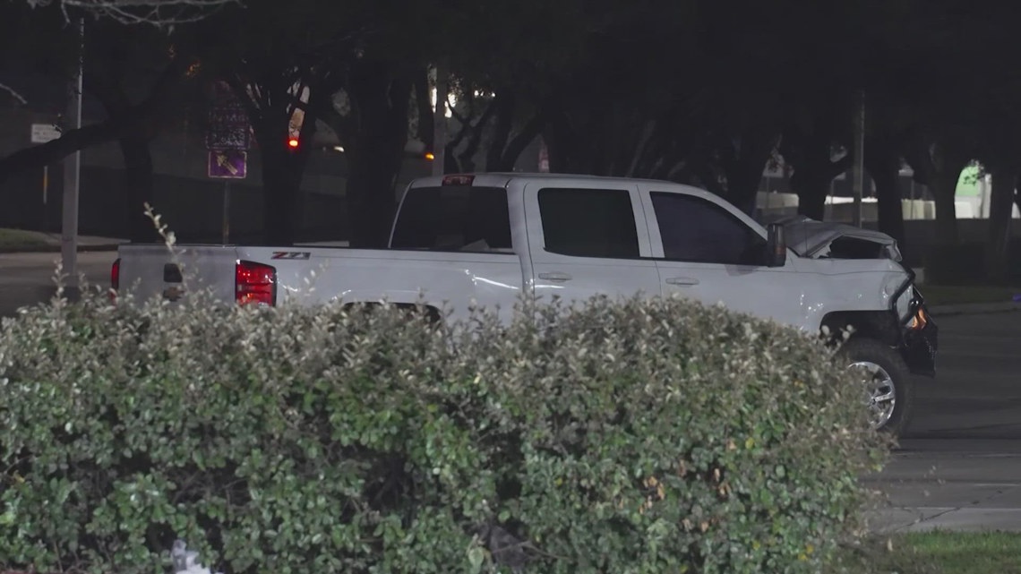 Woman killed after pickup runs red light in crash, Houston police say ...