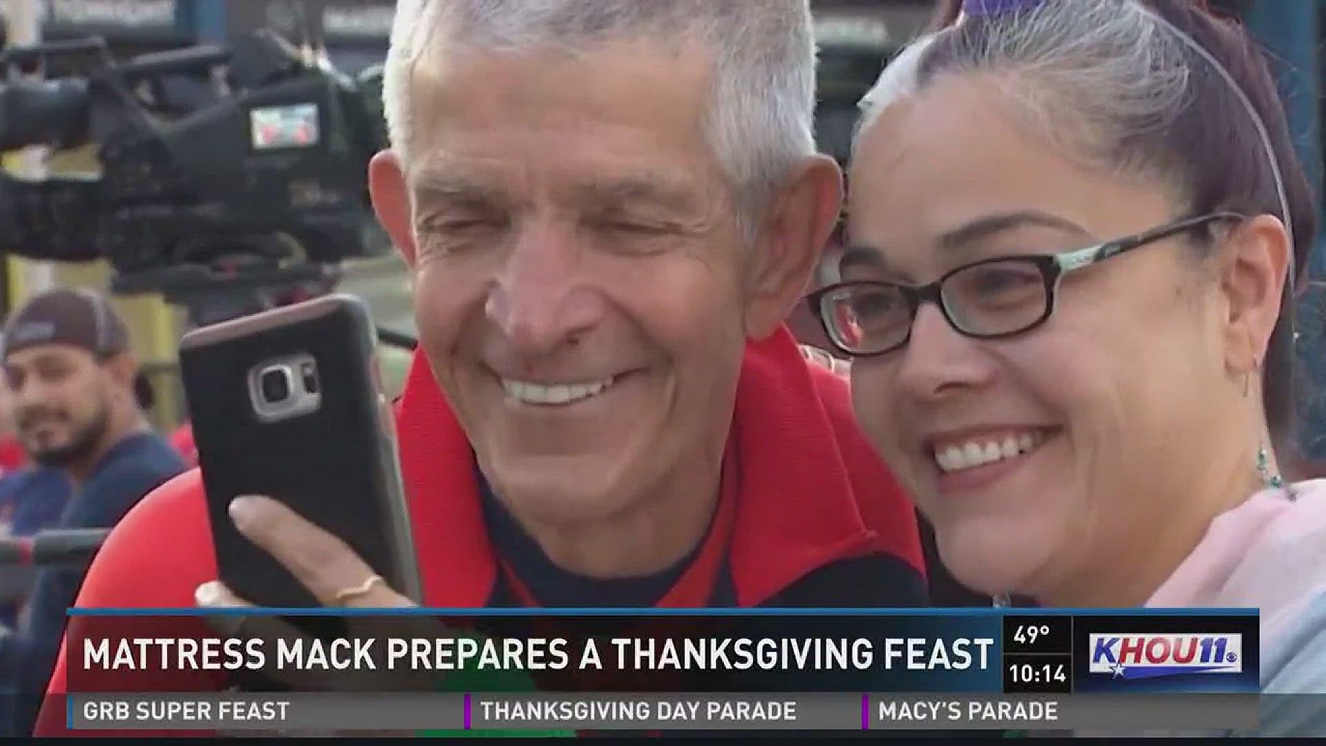 Mattress Mack feeds Thanksgiving meals to thousands