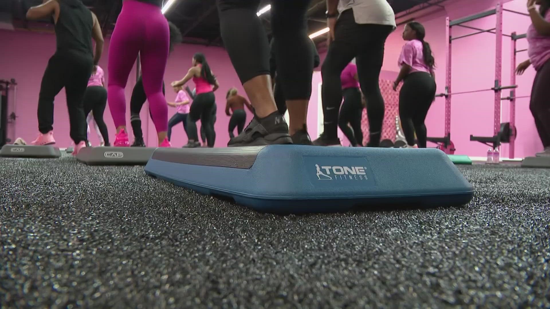 Vibe step, which was a huge fitness trend in the late 80s and early 90s, has gotten a serious reboot.