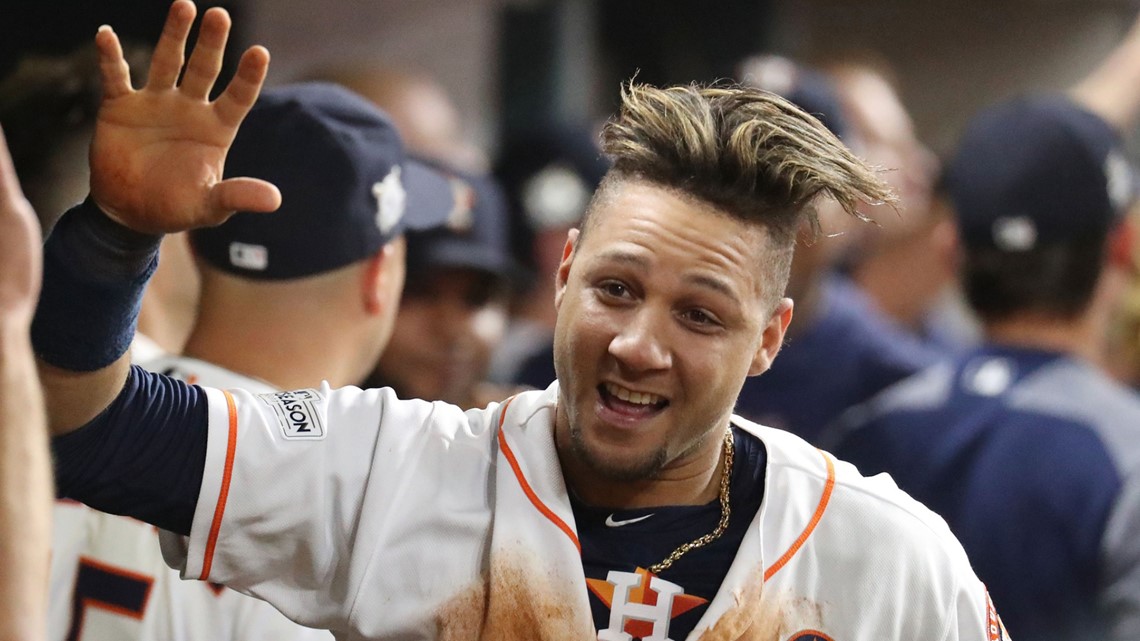 Gurriel brothers, Yuli and Lourdes, each hit 2 homers on the same