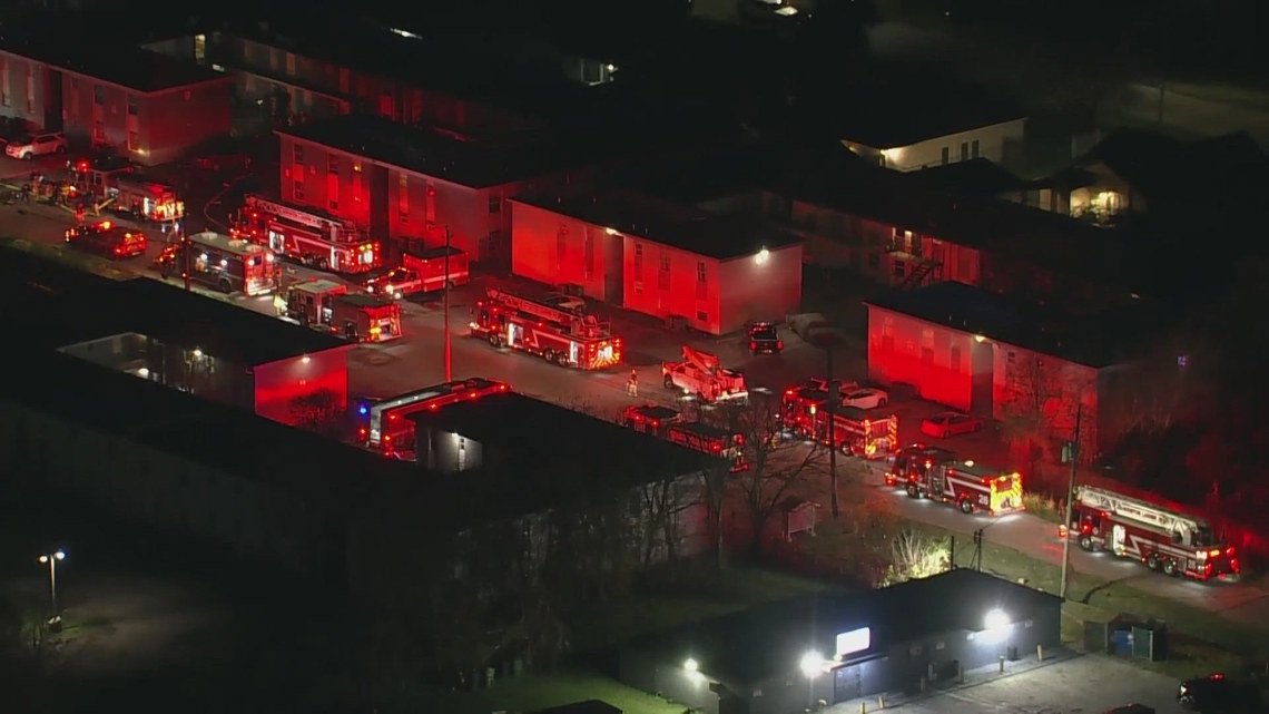 HFD responds to apartment fire in southeast Houston | khou.com