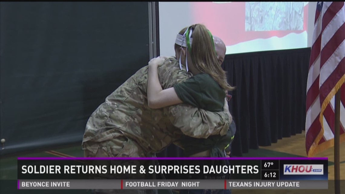 Soldier Returns Home And Surprises Daughters At School 4364