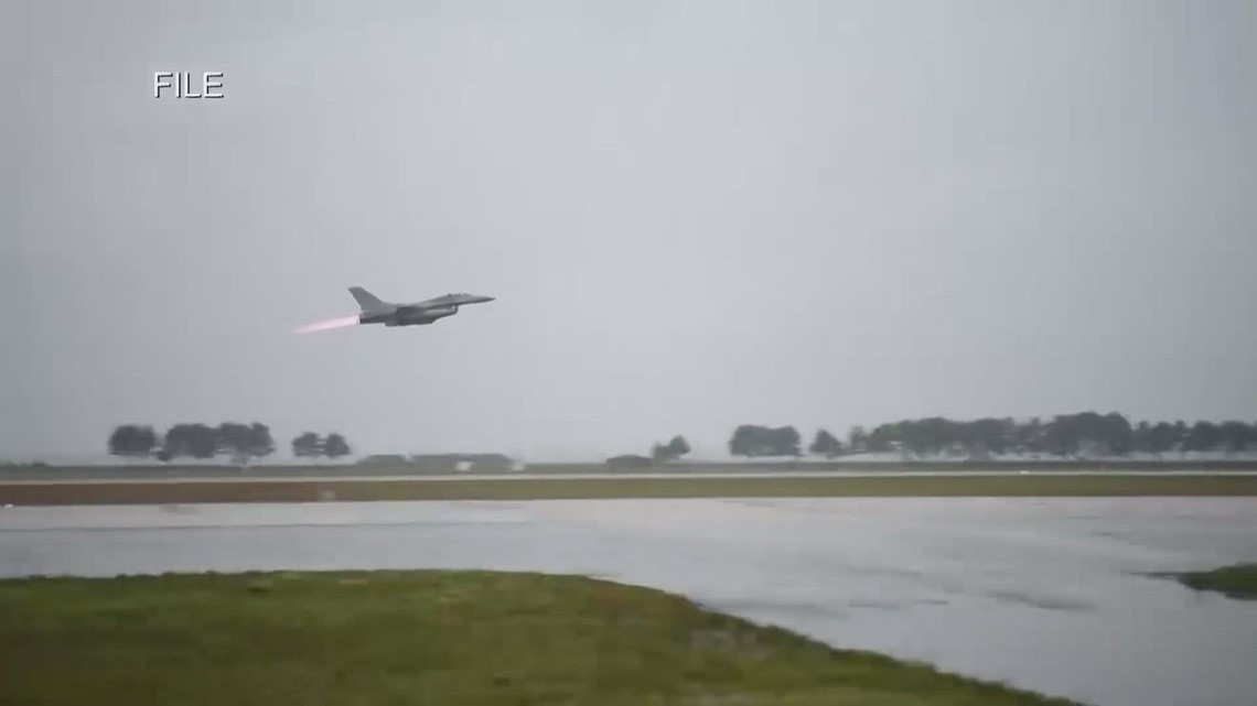 F-16s scrambled due to unresponsive plane