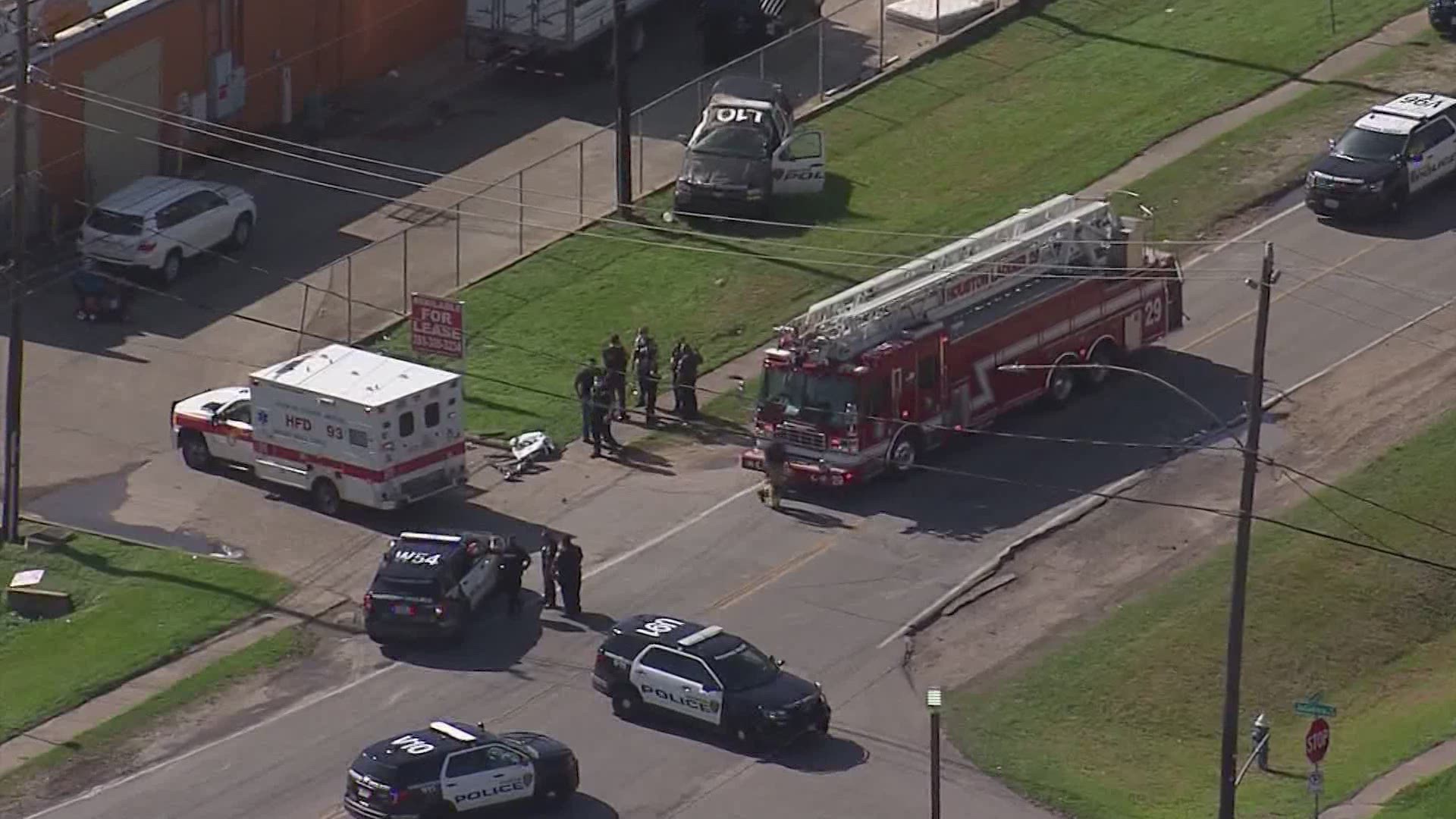 Chase with robbery suspect ends with crash in SE Houston | khou.com