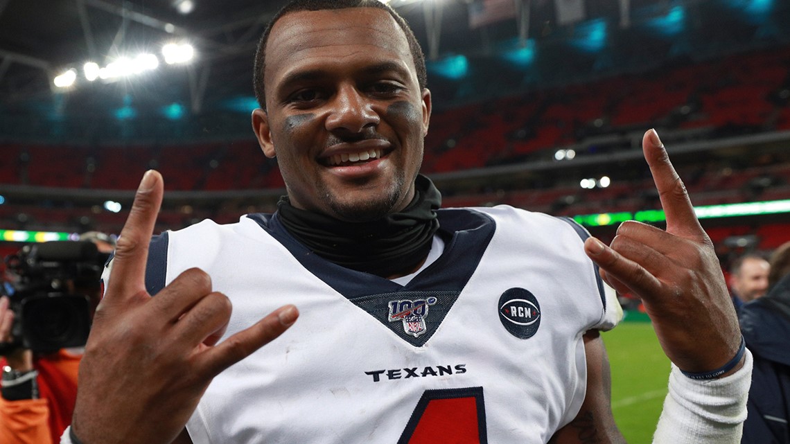 NFL's Deshaun Watson Offers Help for Elderly Woman, Dad Faced by Houston  Evictions