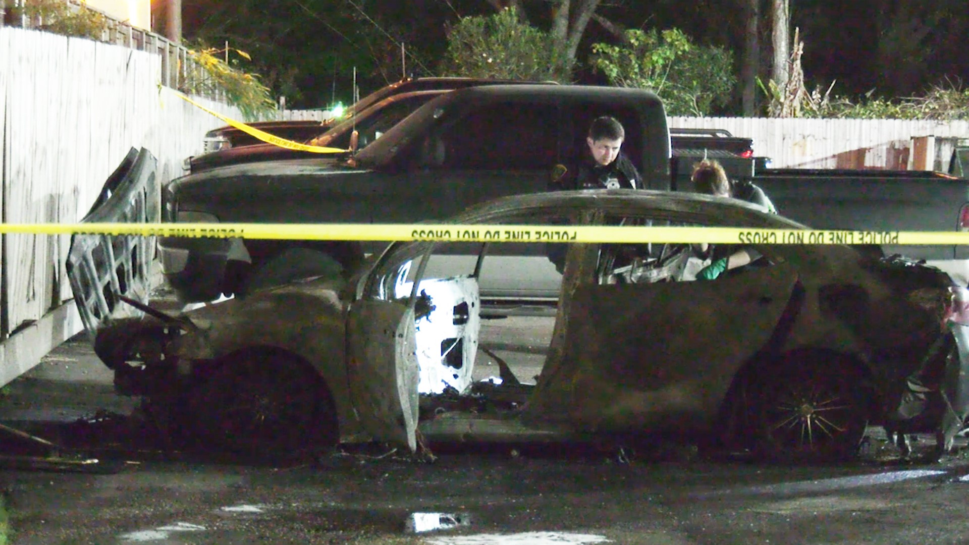 Man’s body found in back of burning car in north Houston | khou.com
