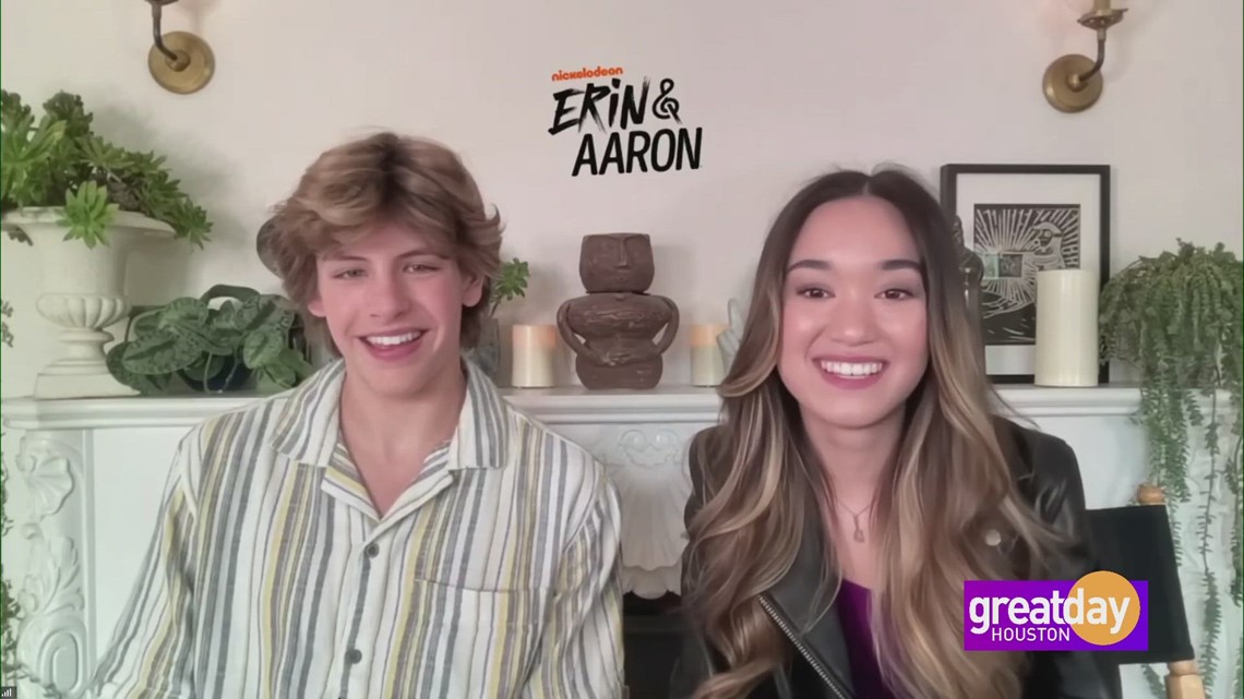 Temui bintang acara Nickelodeon baru, “Erin & Aaron”