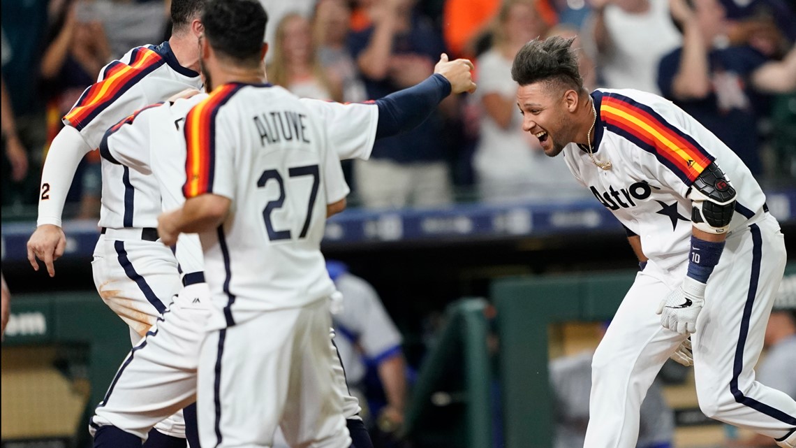 Yuli Gurriel's homer in 10th lifts Astros past Mariners