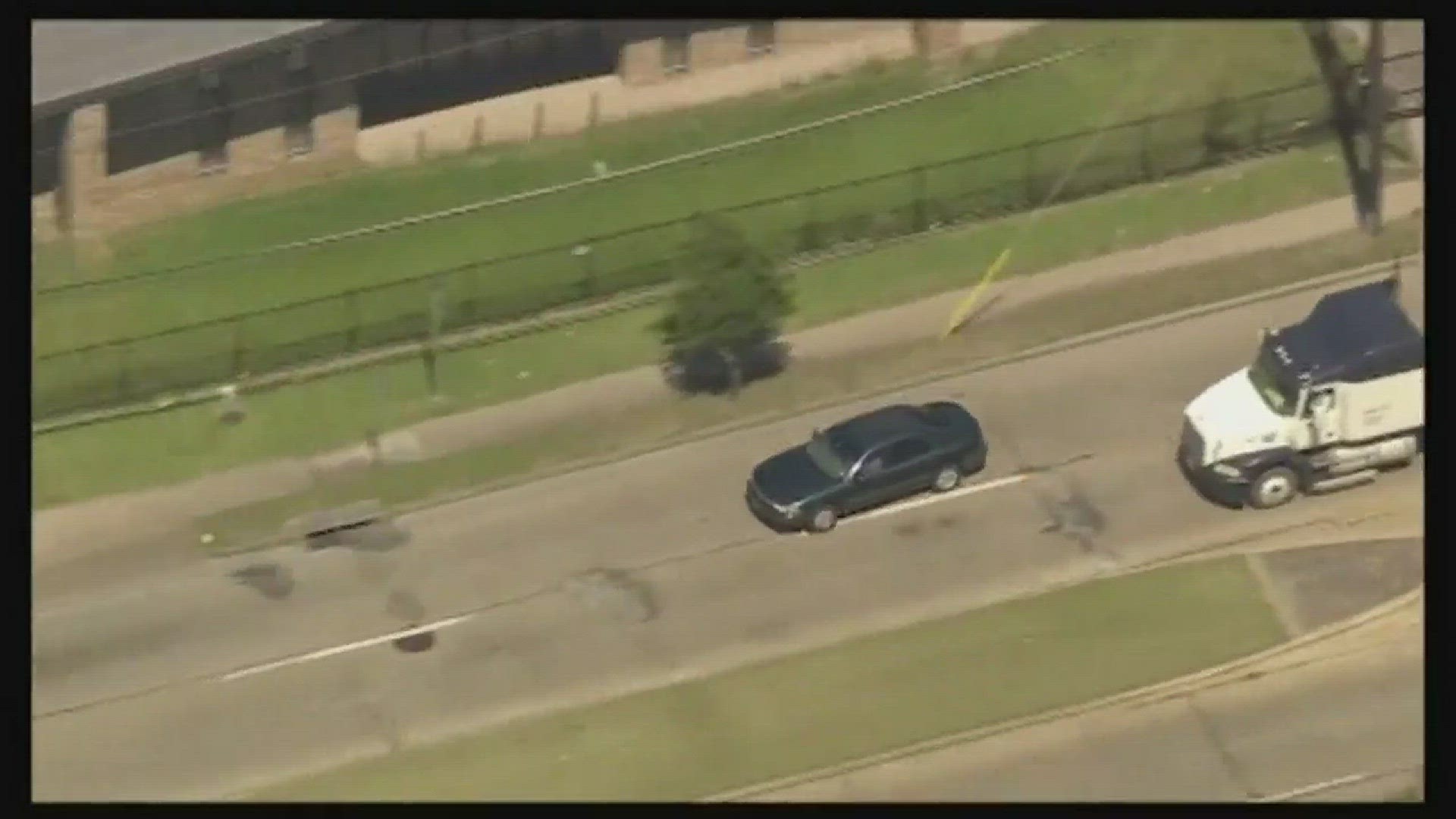 Man leads police on chase in two different cars in N. Houston | khou.com