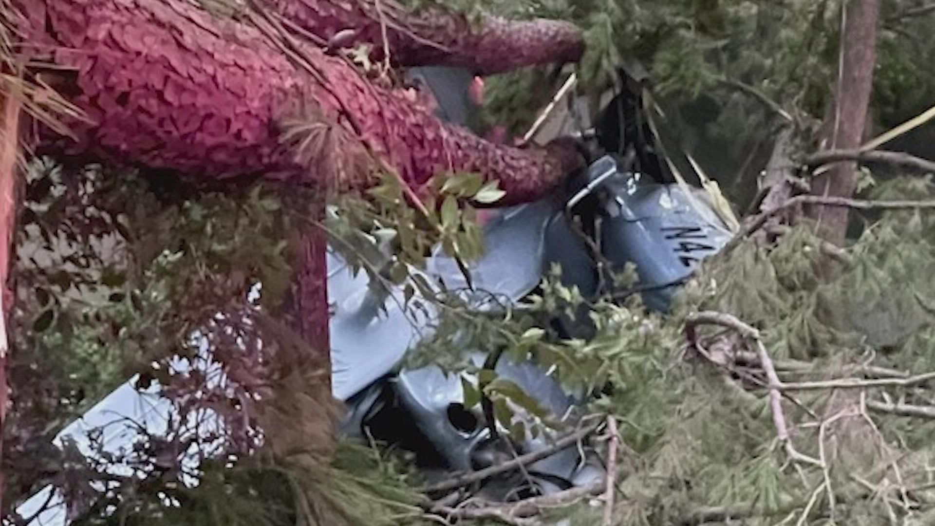 A small plane that lost power Thursday crashed near Hooks Aiport, leaving one person dead, according to the Texas Department of Public Safety.