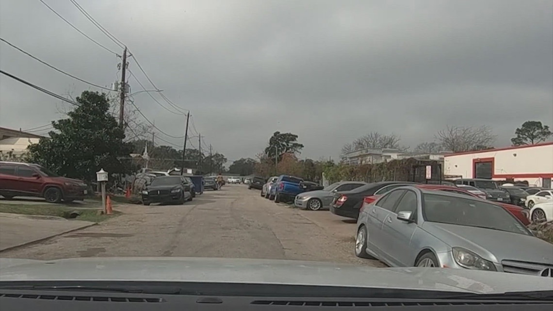 'Row after row after row' | West Houston community squeezed by car chaos