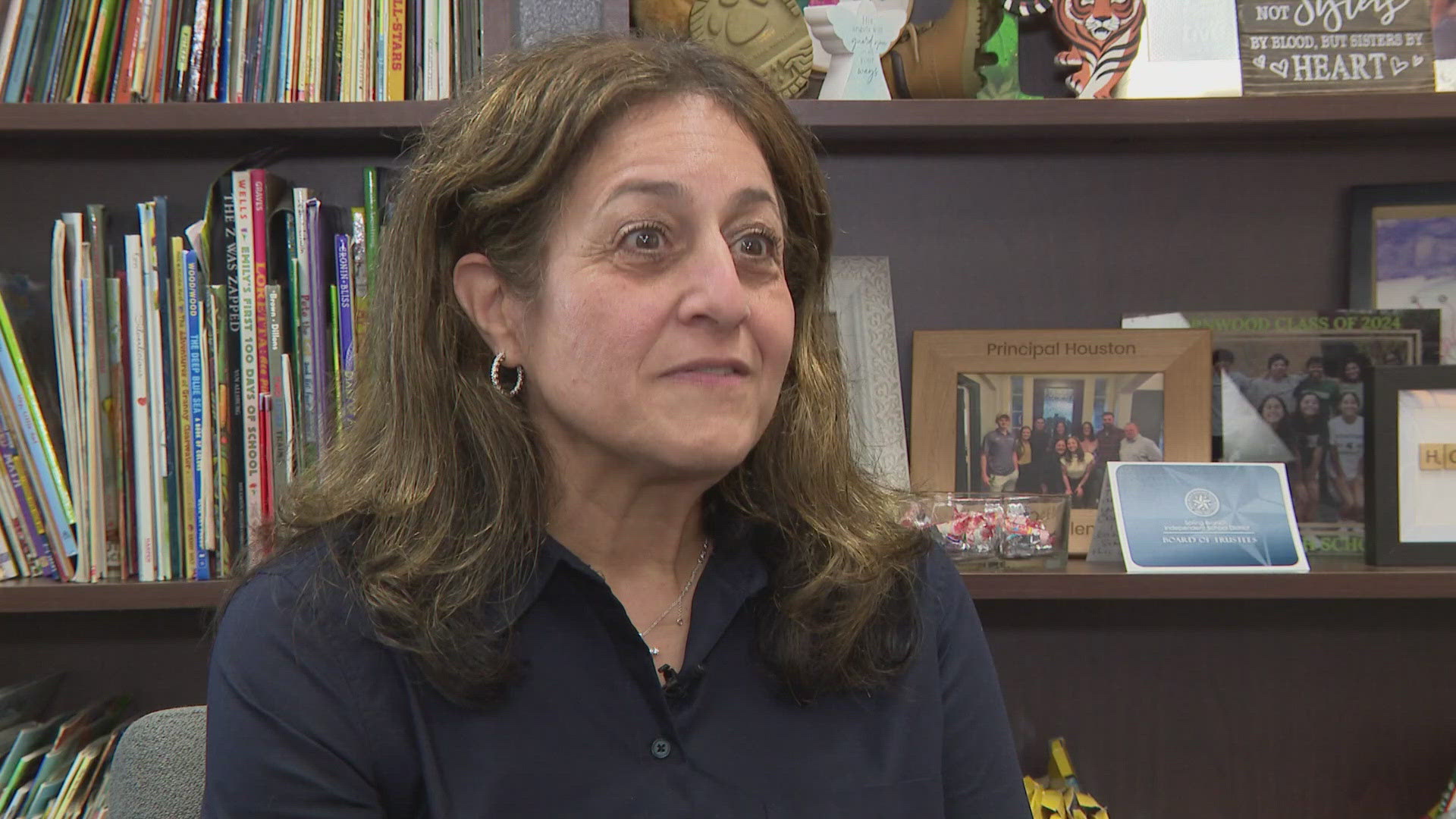 Principal of Thornwood Elementary receives surprise grant from 
