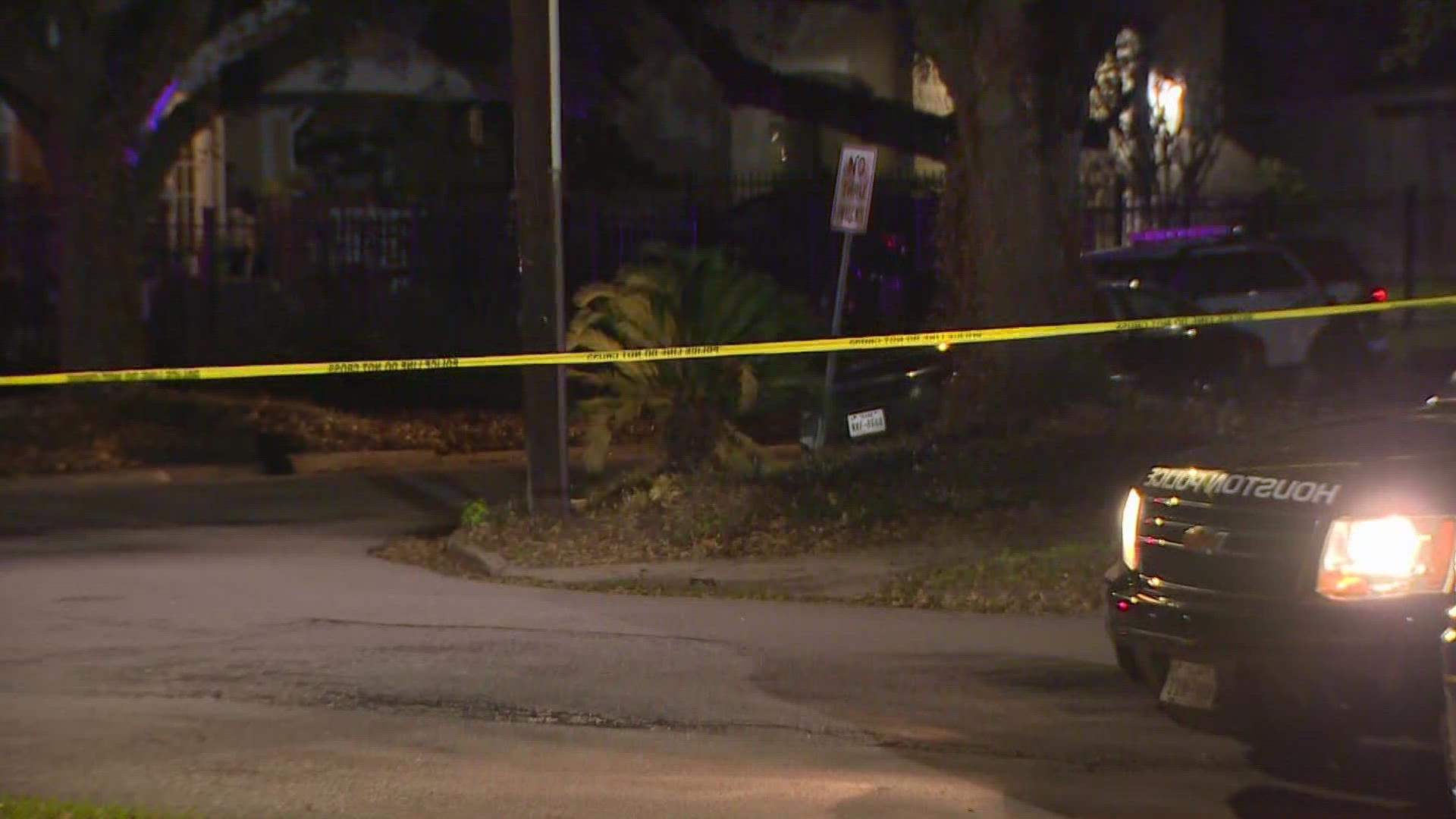Houston crime: Man crashes after being shot to death on Bell St | khou.com