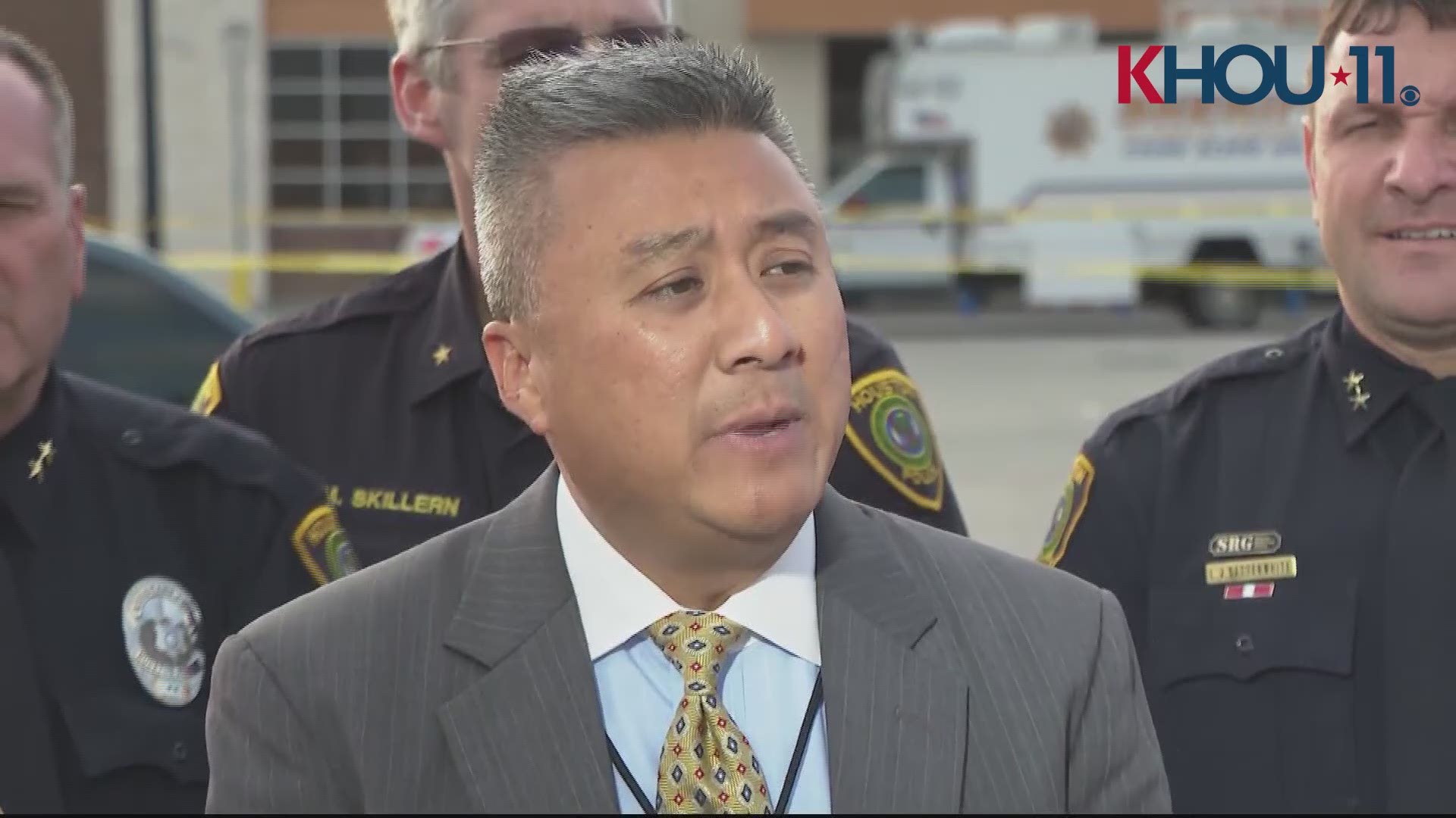 A 17-year veteran of the Houston Police Department thwarted a robbery attempt Wednesday at the Walmart on Beltway 8 at Wilson Road.
