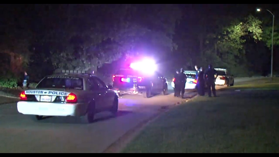 HPD: Woman jumps into patrol car, leads police on chase | khou.com