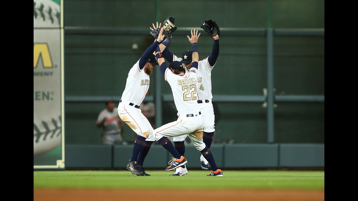 Brandi Smith  KHOU on X: GUYS. The @astros Team Store has a