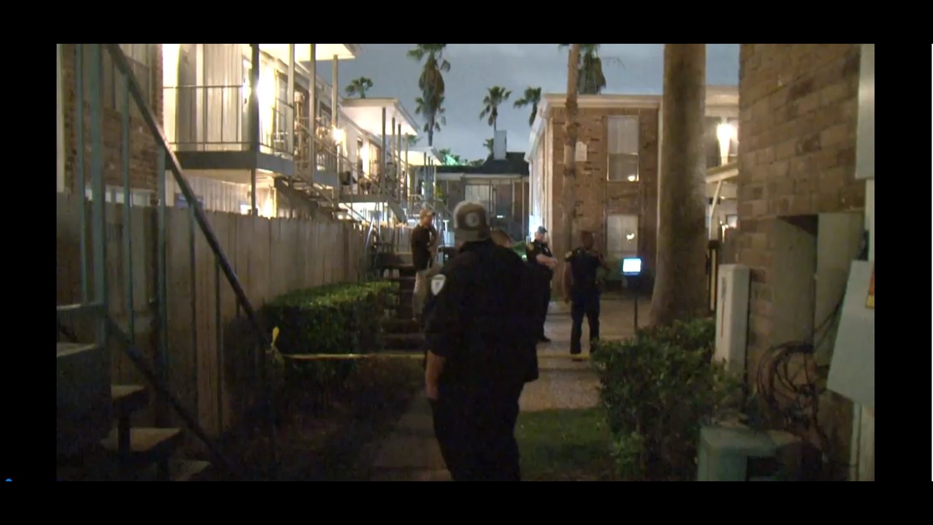 HPD: Man found shot to death at apartment complex in W Houston | khou.com