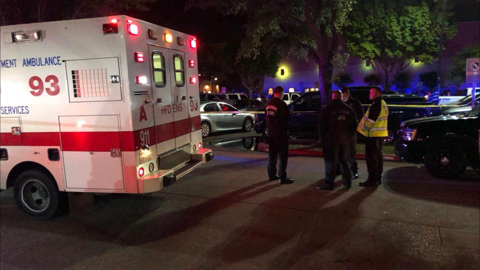 HPD: Man shot, killed in parking lot of Houston theater | khou.com