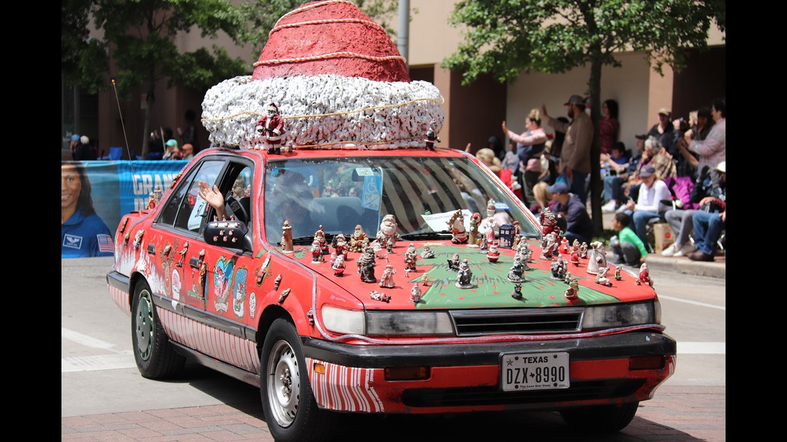 Swangin' and Bangin' at the Houston Art Car Parade