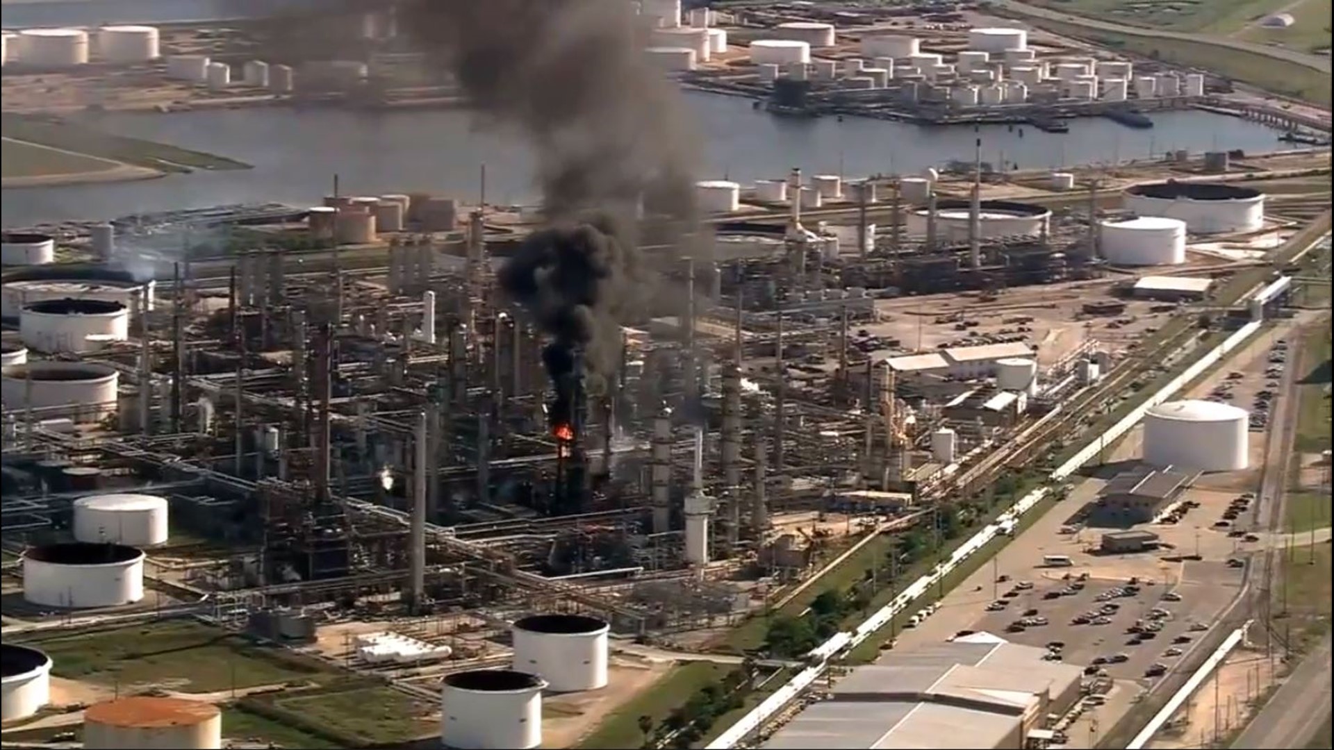 Photos: Explosion at Valero Texas City Refinery | khou.com