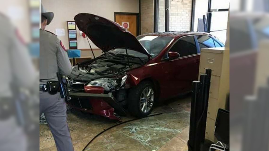 Woman crashes into driver license office in Angleton