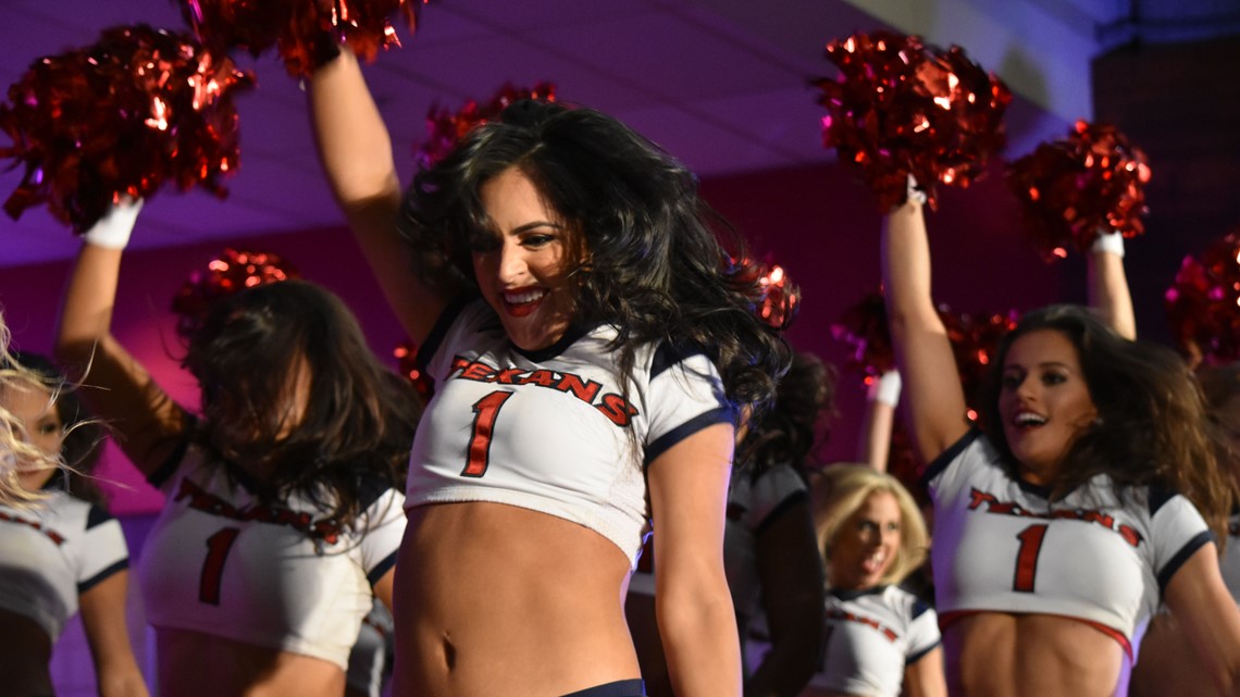 Sixth former cheerleader joins suit against Texans, says coach duct-taped  her body