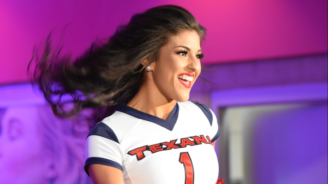 Houston Texans cheerleader coach resigns after lawsuits alleging  harassment, body-shaming - CBS News