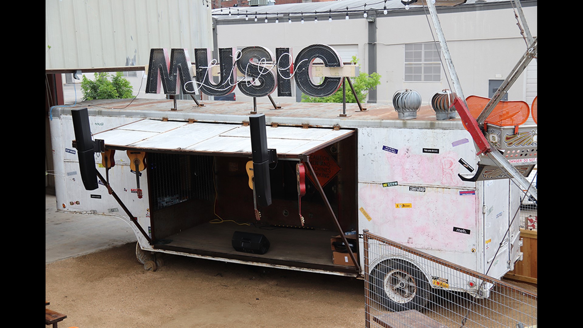 Fun, funky Truck Yard opens near downtown | khou.com