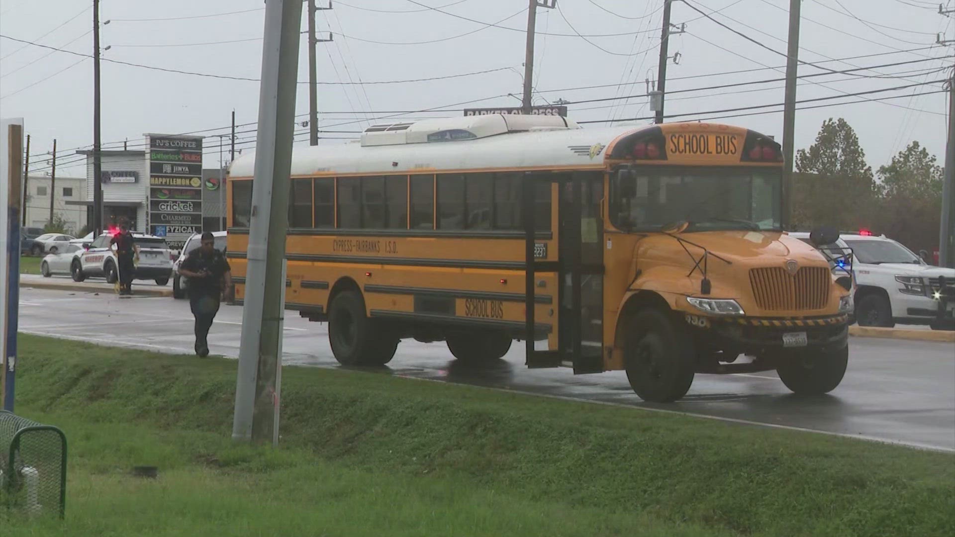 Crash Involving School Bus In Northwest Harris County | Khou.com