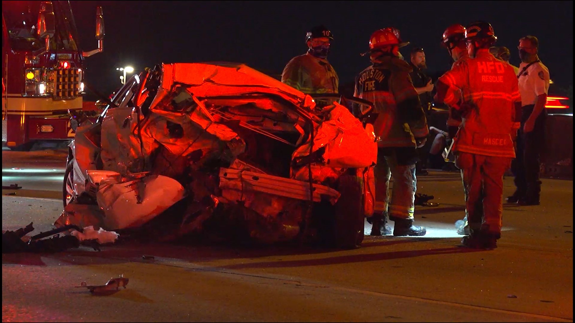 One dead, 3 injured in major crash on Gulf Freeway | khou.com