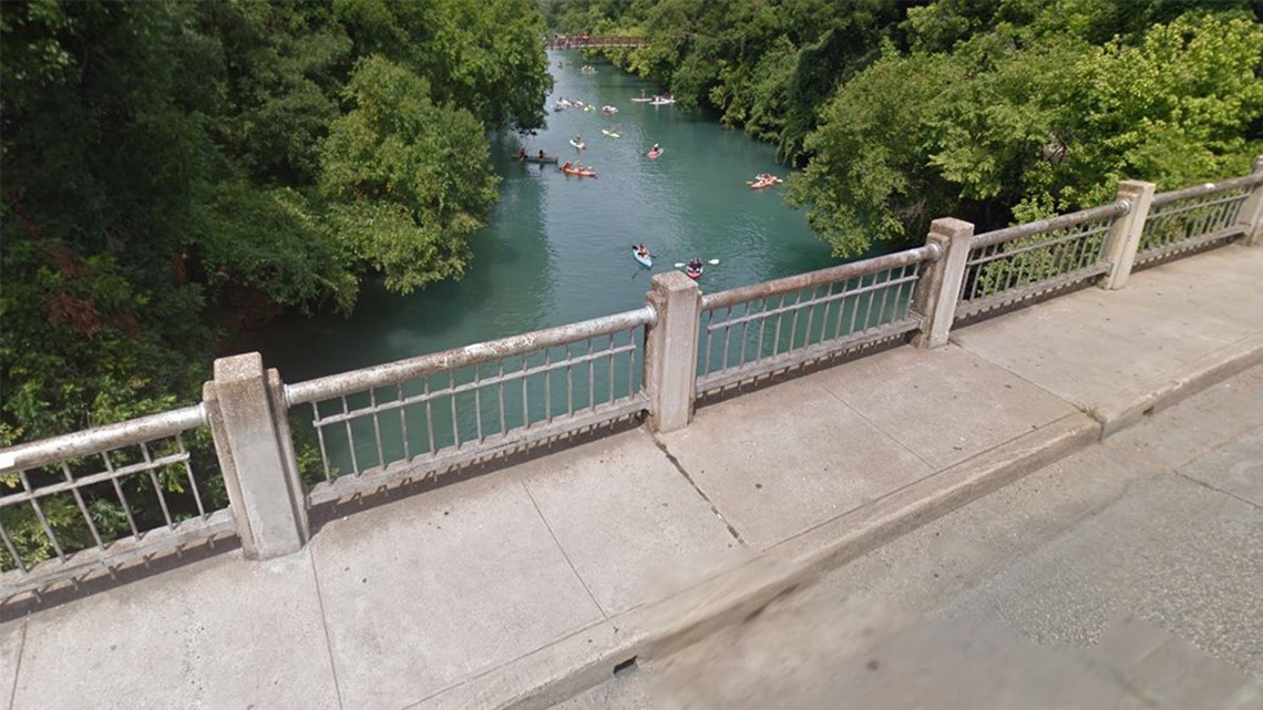 Woman falls from Barton Springs Road bridge onto kayak, 2 hospitalized