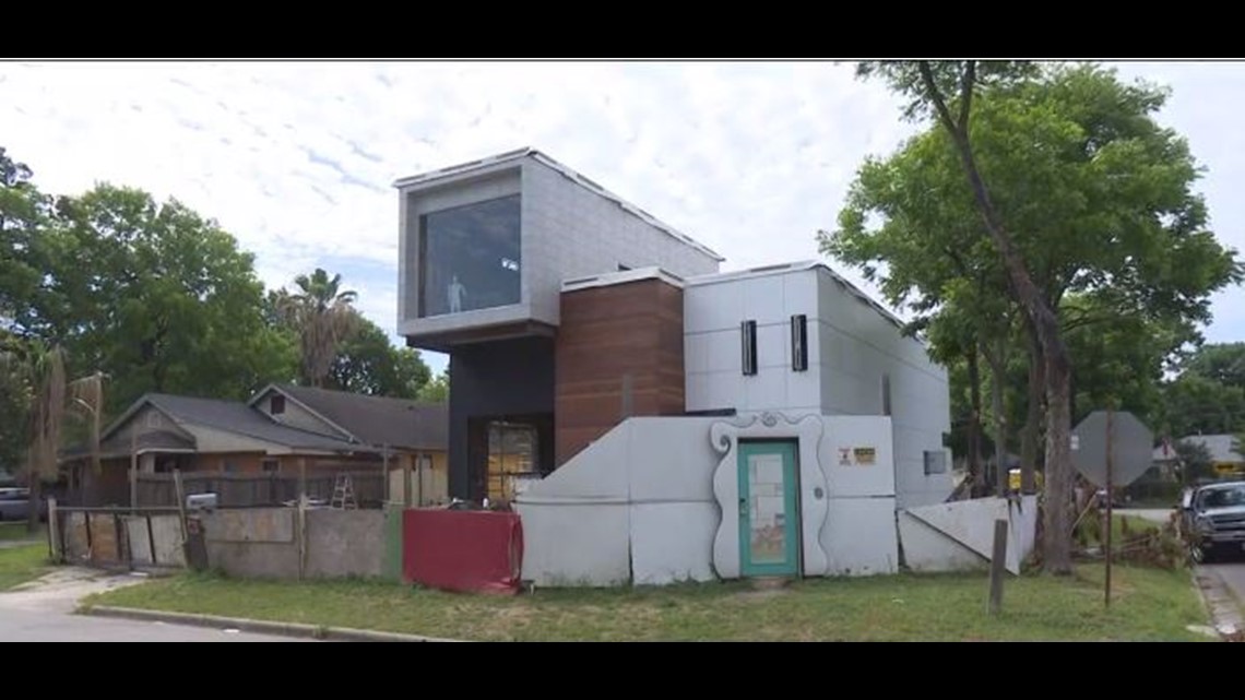 ‘Mannequin House’ in Southeast Houston draws curiosity, visitors
