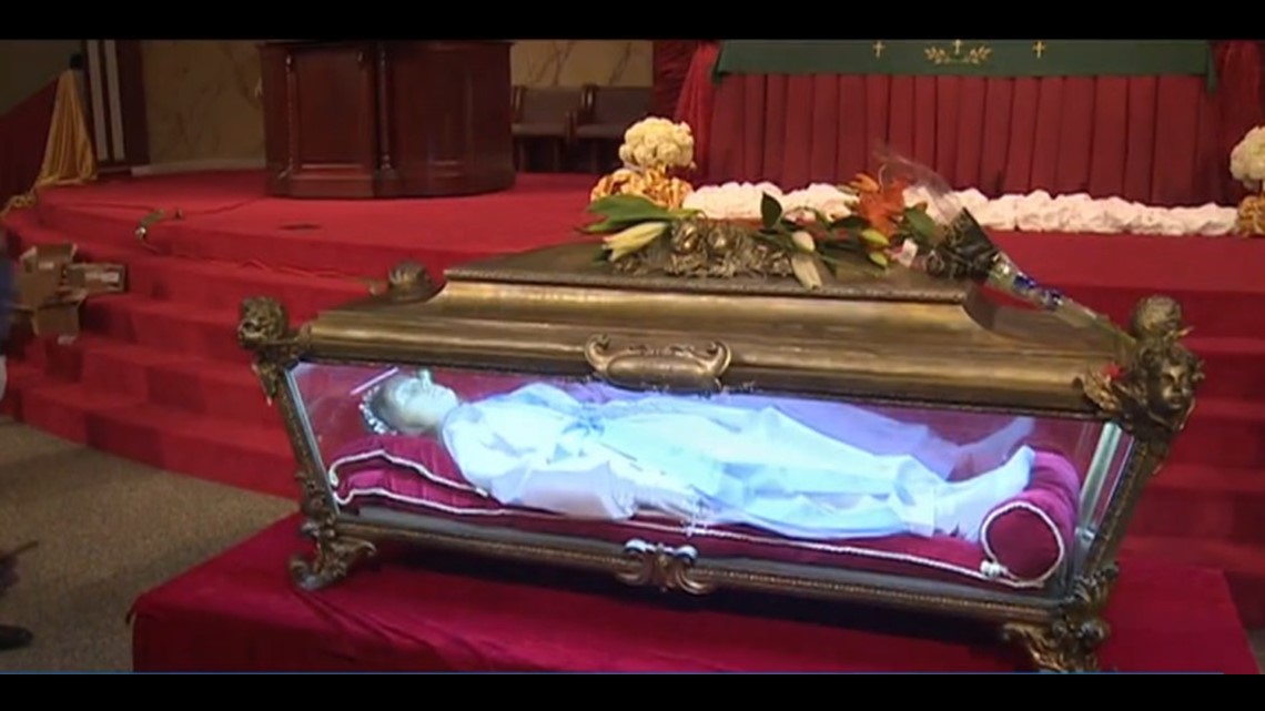 Hundreds Gather To View Relics Of Saint Maria Goretti 