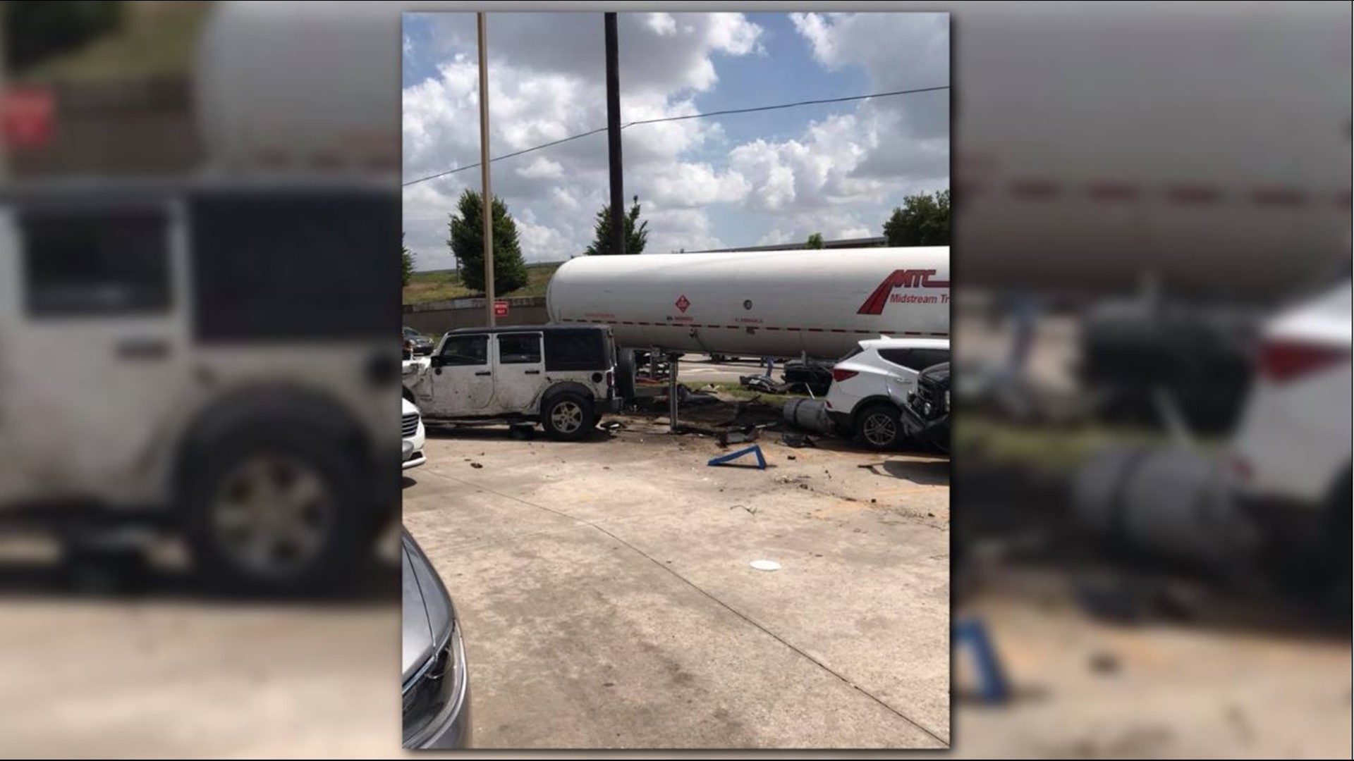 Photos Major crash in Tomball, multiple vehicles involved