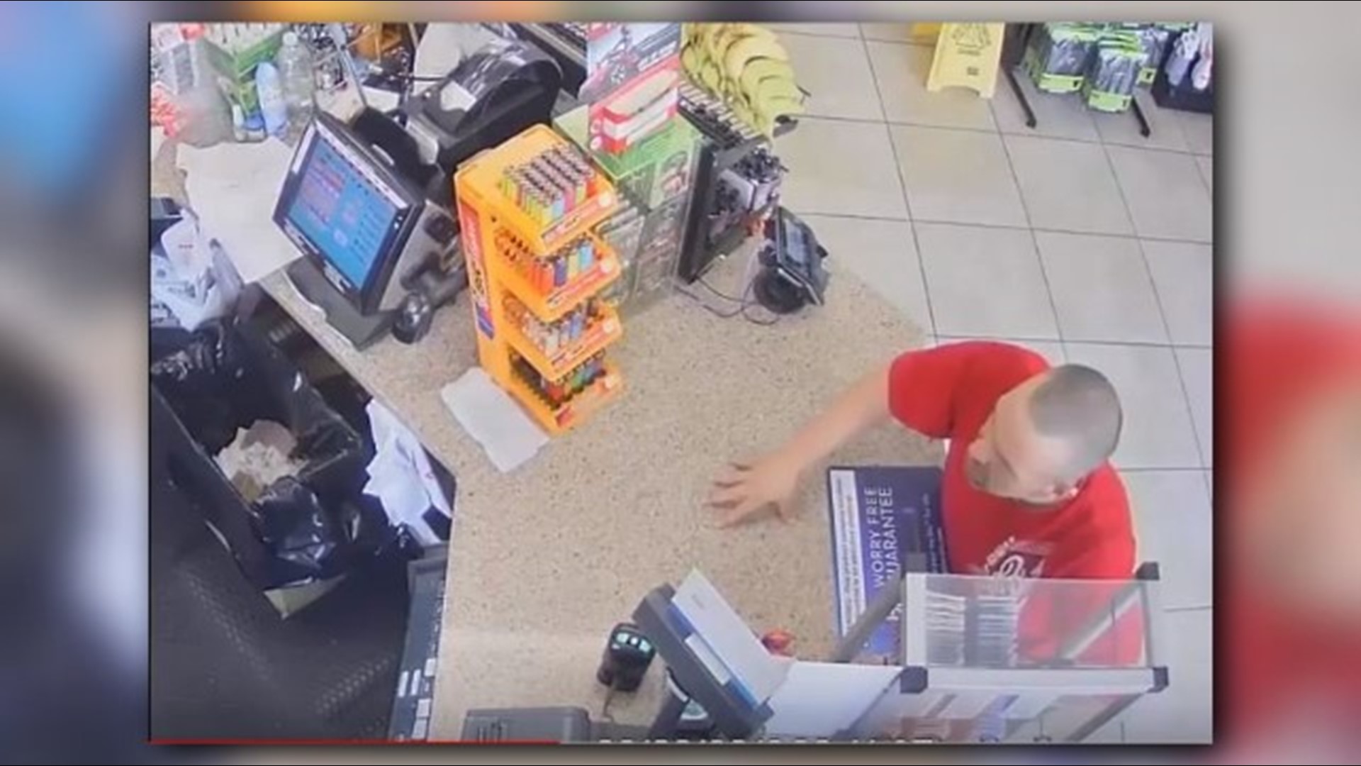 Deputies looking for suspect who robbed elderly man at gas station ...
