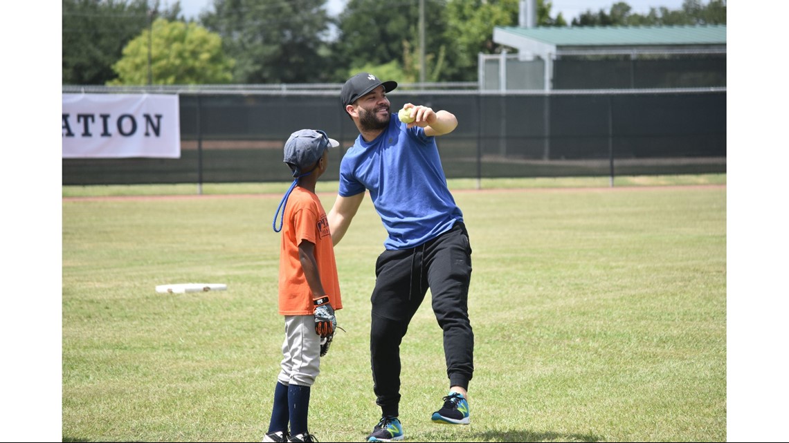 Photos: Astros players visit kids at the Astros Youth Academy summer camp