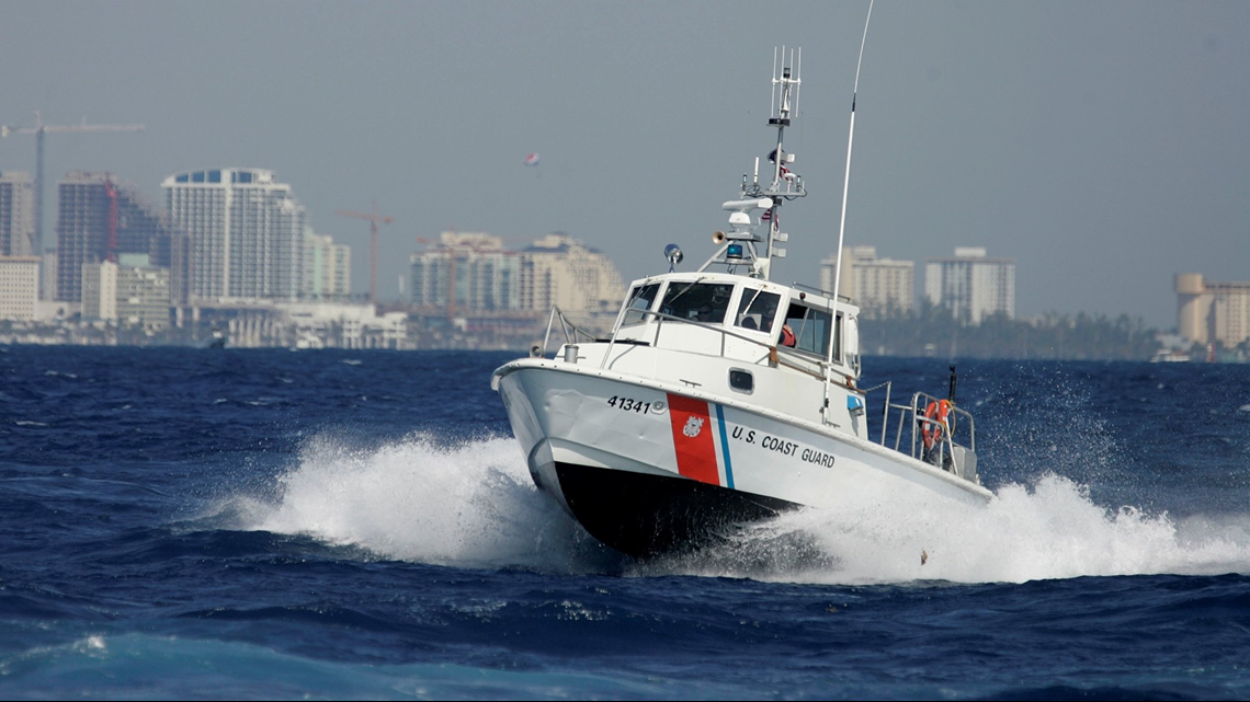 Coast Guard, Good Samaritans Rescue 11 After Boat Capsizes In Florida ...