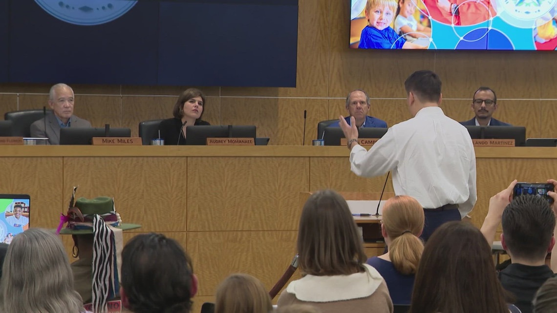 HISD holds last board meeting before voters head to polls for bond