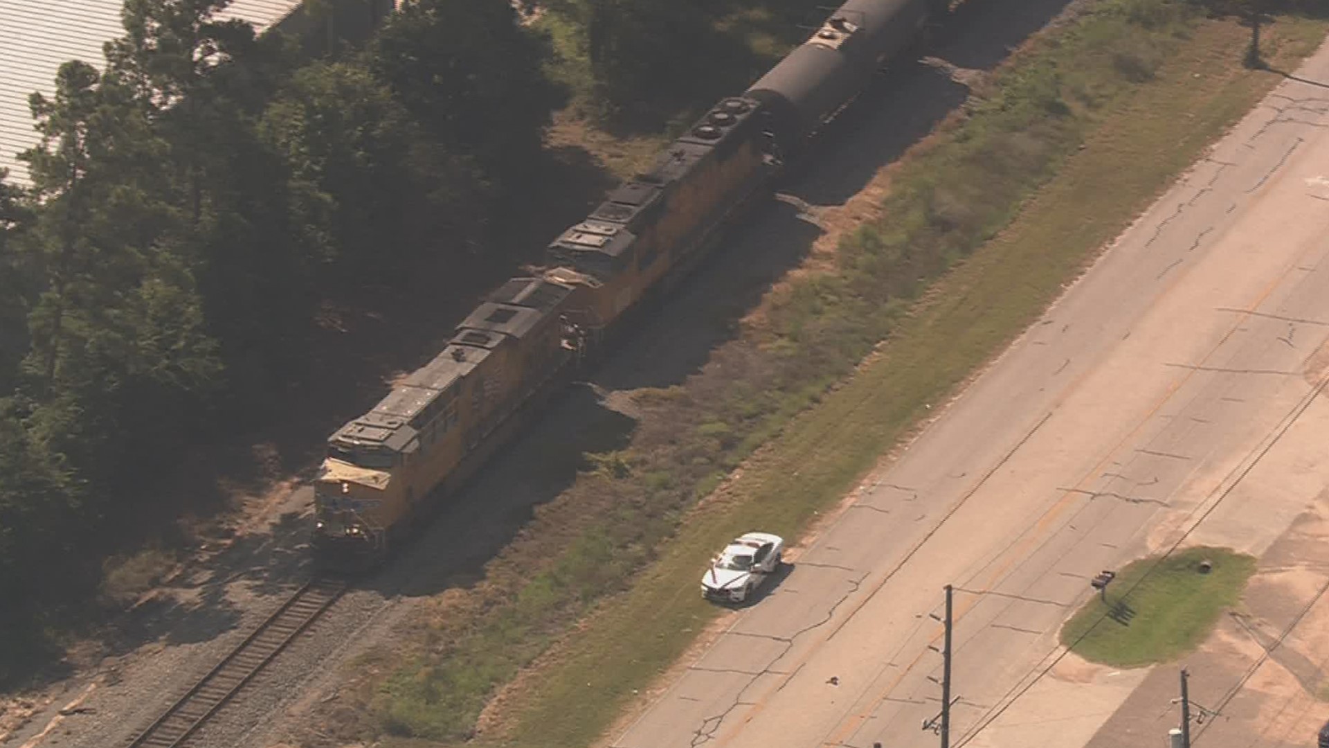 Pedestrian dies after being struck by train in Montgomery County | khou.com