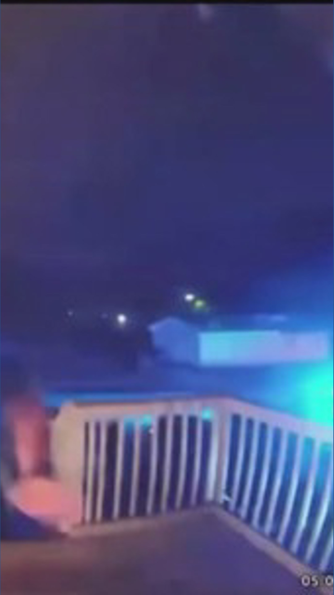Tennessee officer kicks in door to save mother and two children from ...