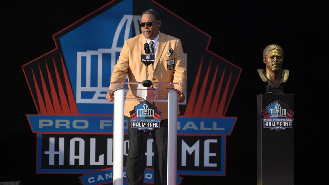 Robert Brazile honored to be a member of the Pro Football Hall of Fame -  Sports Collectors Digest