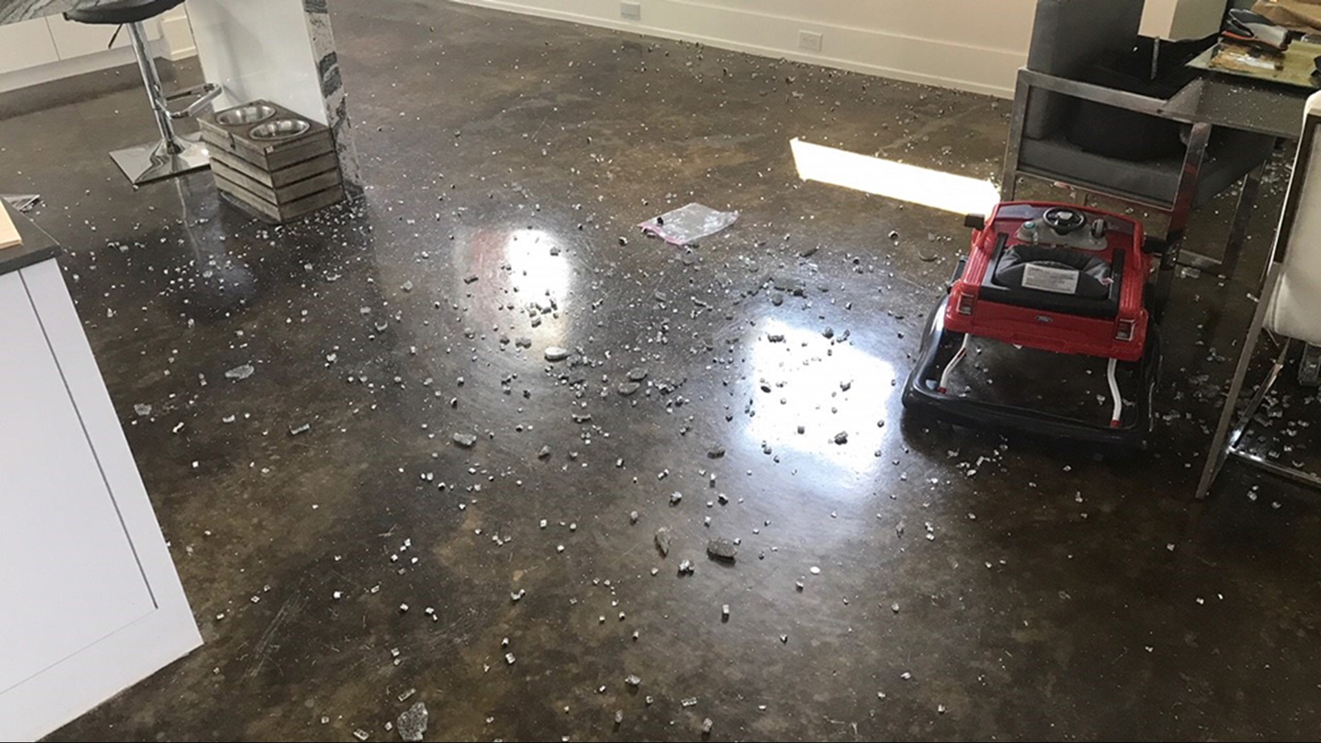 PHOTOS Houston family's glass table shatters without warning