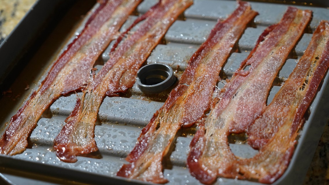 Medium Slanted Bacon Tray with Lid