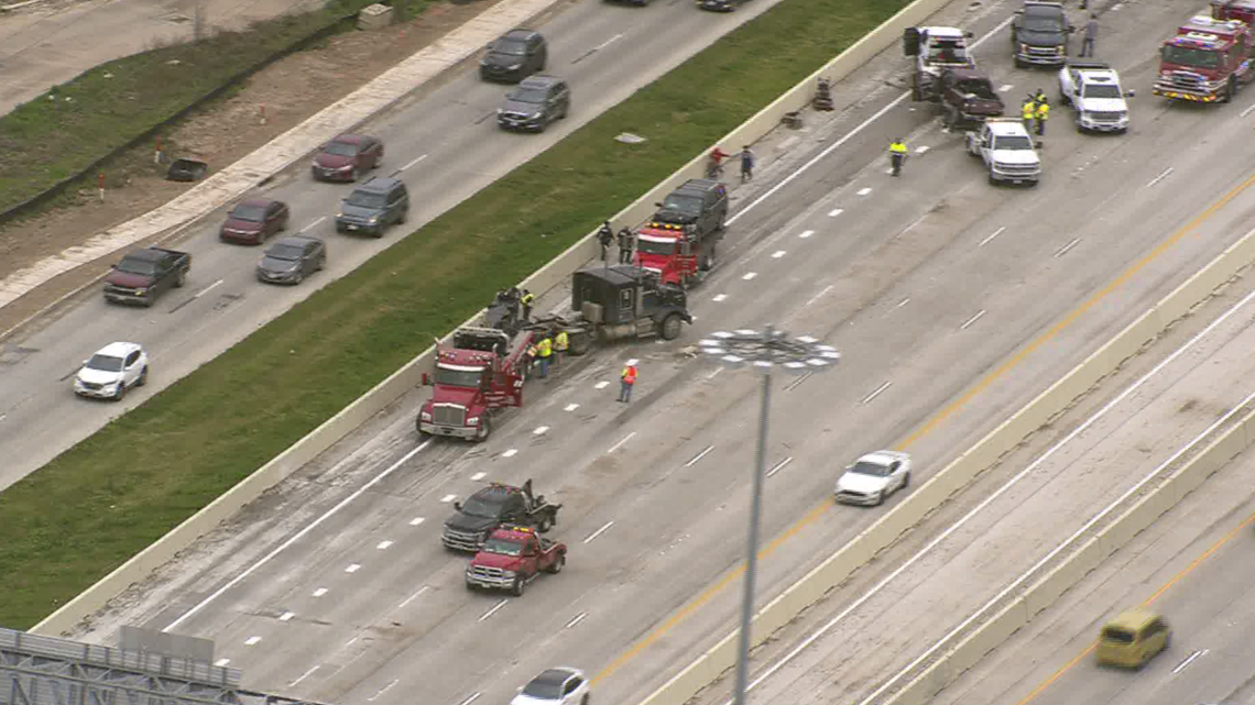 All lanes open after crash involving 18-wheeler, 3 vehicles on U.S. 290 ...