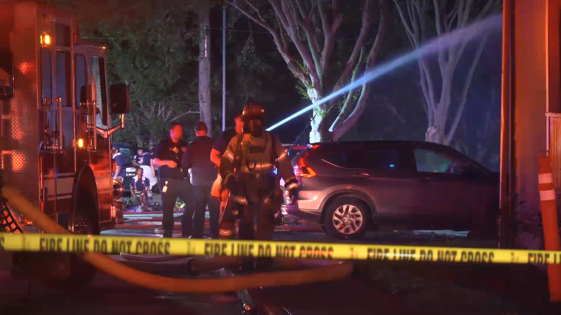 Fire rips through west Houston apartment complex | khou.com