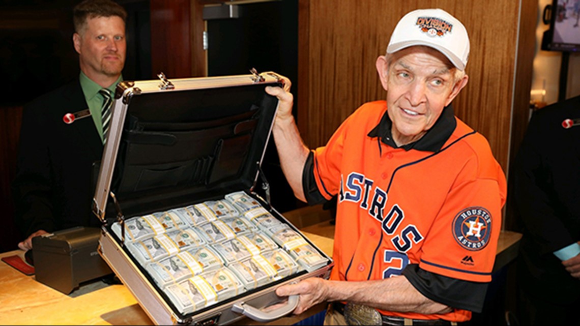 Astros fans petition for Mattress Mack first pitch in Game 6
