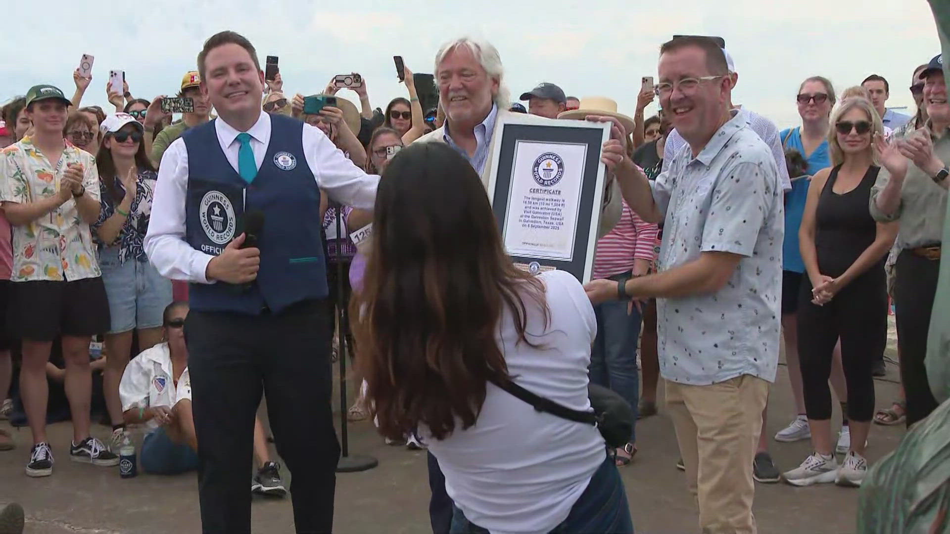 The City of Galveston broke the record while paying tribute to the more than 8,000 lives lost in the Great Storm of 1900.